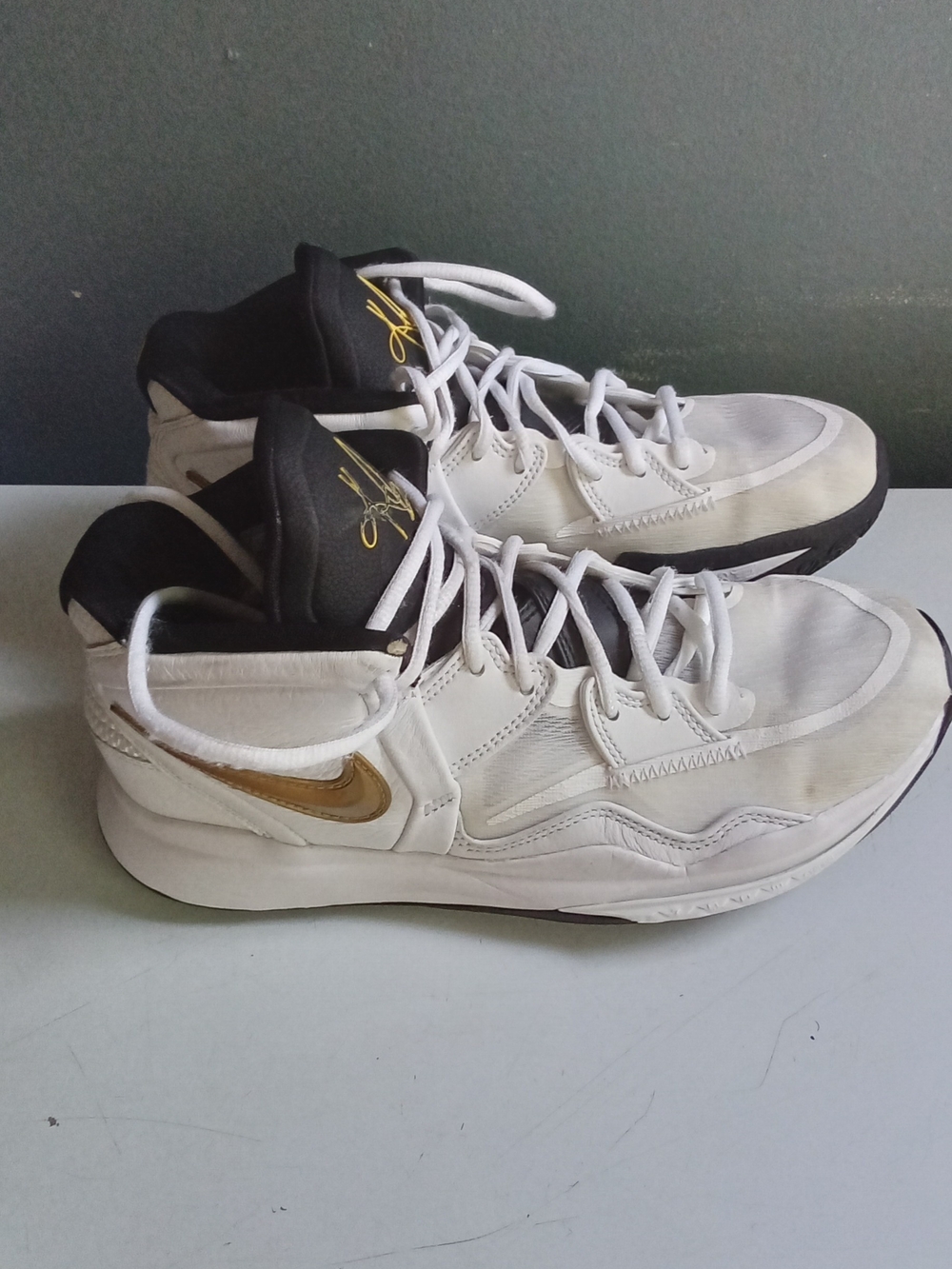 Nike Kyrie Infinity Basketball‎ Shoes White Black Metallic Gold DC9134-100